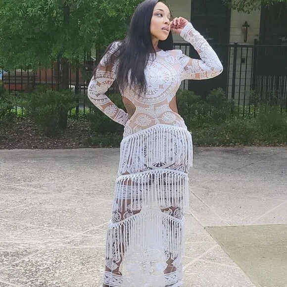 Lovely Day Dress - Picture 2 of 6